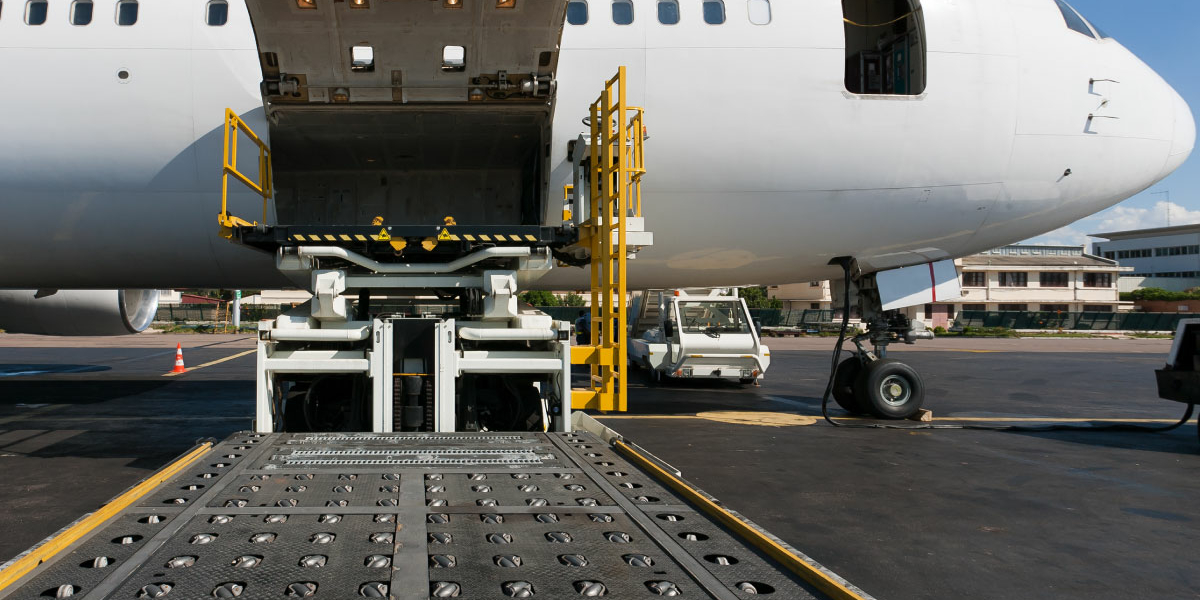 air-freight-loading-cargo